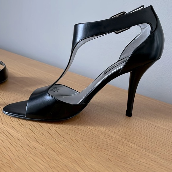 NINE WEST Black Leather Stiletto - Picture 5 of 11